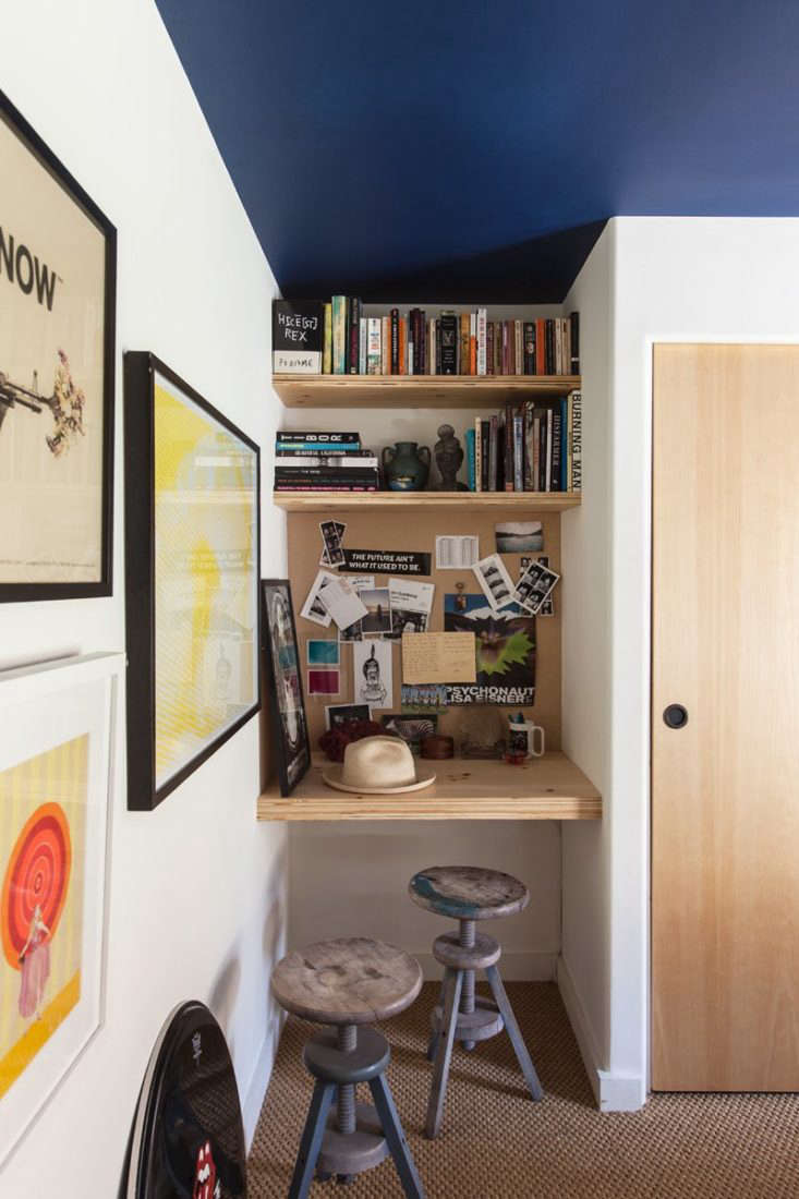 a tiny workspace in a 500 square foot trailer owned by los angeles art agent so 19