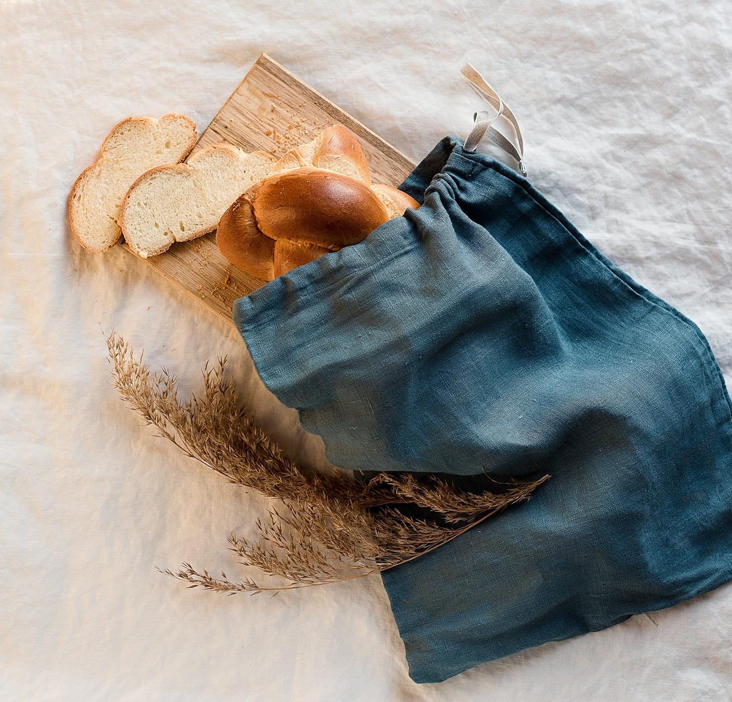 like its bedding, rough linen&#8217;s orkney linen bread bag is made loca 10