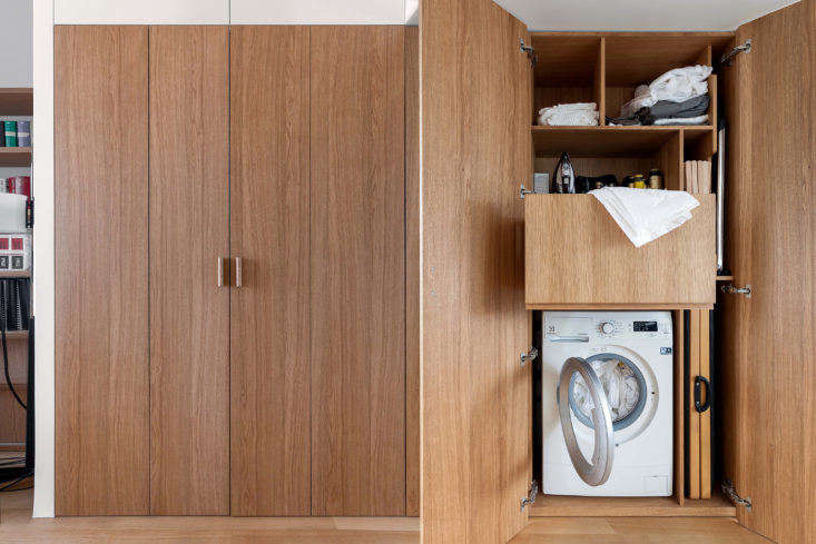 Laundry in Moscow Apartment by Studio Bazi