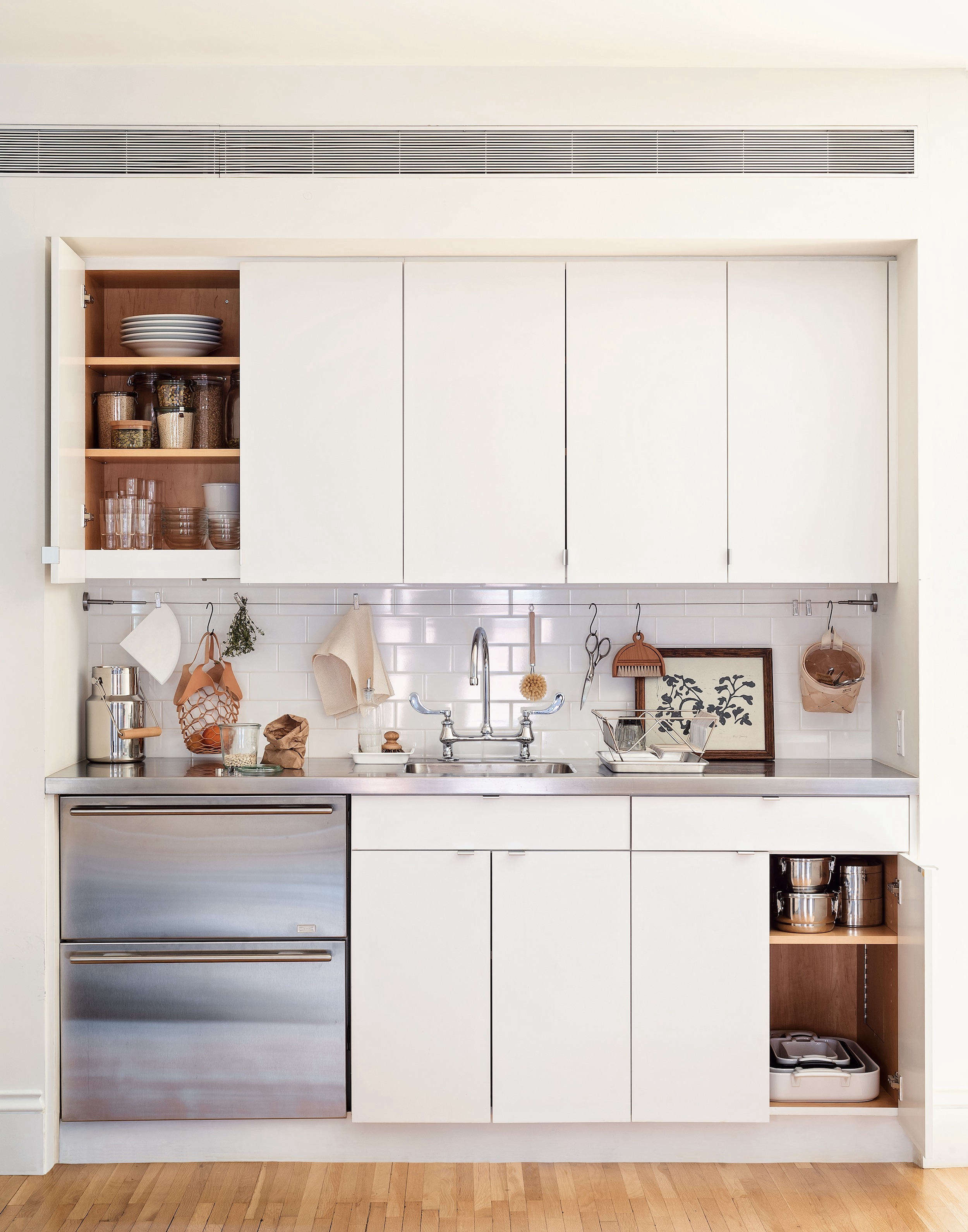 20 Space Saving Ideas to Steal from a Brooklyn Kitchen, Ikea Hack ...