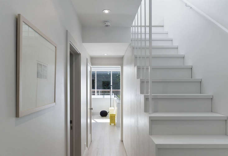 Annex Apartment: Stairs to the attic office