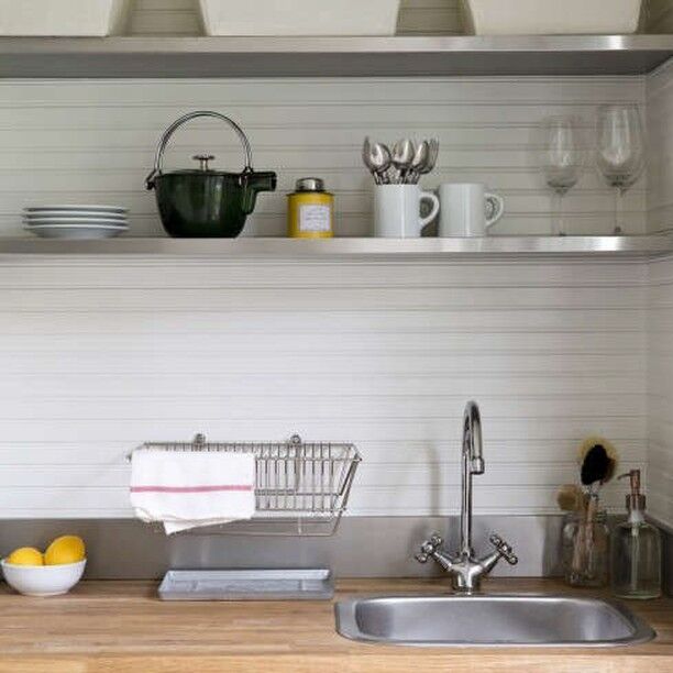 In the kitchenette of The Organized Home editor Michelle’s “grottage” (a garage transformed into a guest cottage), the Fintorp Dish Drainer (since discontinued) from Ikea keeps the counter clear. For something similar, try the Ordning Dish Drainer, also from Ikea; $27.99. 

📷 Photography by @nicole_franzen for @gardenista_sourcebook
✍️ Words by @fanwinston 

#kitchenette #kitchenorganization #kitchendesign #sink #kitchensink #kitchenshelves #kitchenshelving