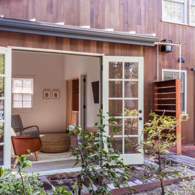 We at The Organized Home are no strangers to the concept of small-space living. We’ve seen many a cleverly designed, space-challenged apartment, but this considered L.A. garage conversion had us scratching our heads and examining the images to figure out just how architect Christopher Cahill (formerly of Commune, now the principal at Frame Design/Build) managed to pack so much into a 900-square-foot garage conversion. Swipe right to check it out!

✍️ Words by @fanwinston
📸 Photography by Stephen Paul and Paul Anderson, courtesy of Hunker

#garageconversions #construction #newbuilds #conversions #garageconversion #homeimprovements